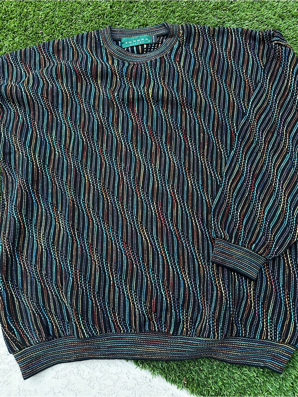 Tundra 90s sweater - Picture 2 of 9